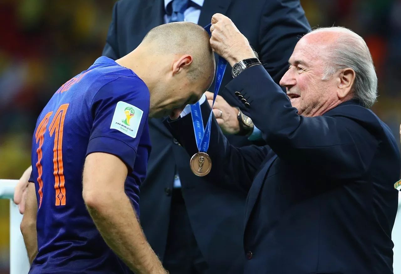 德国鏖战瑞典，罗本统治全场